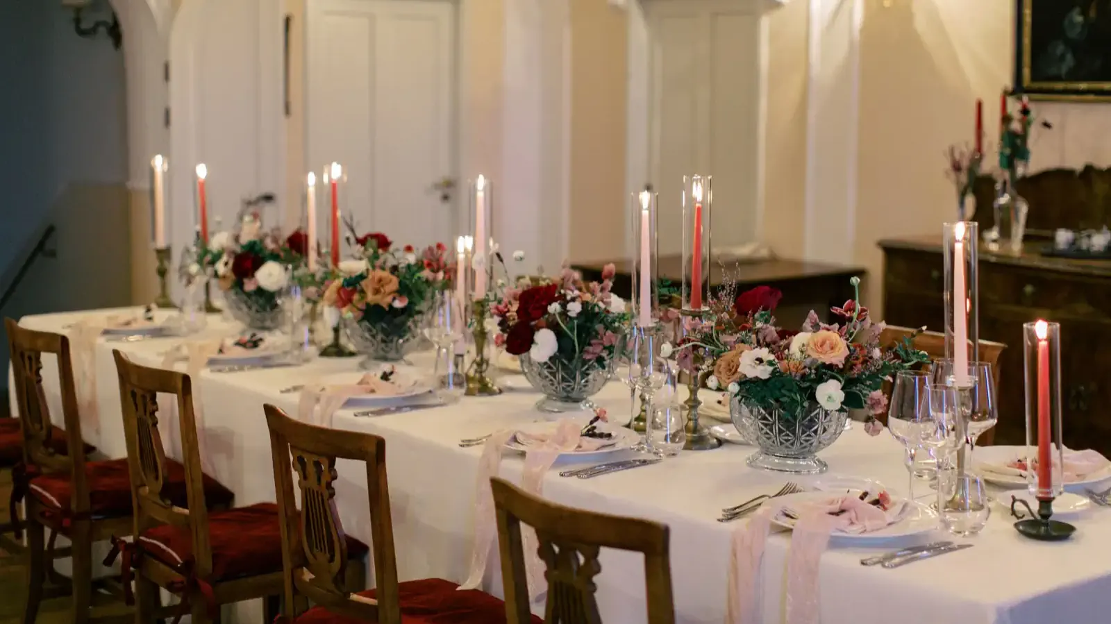Dinner setting at Villa Vianci in Tuscany
