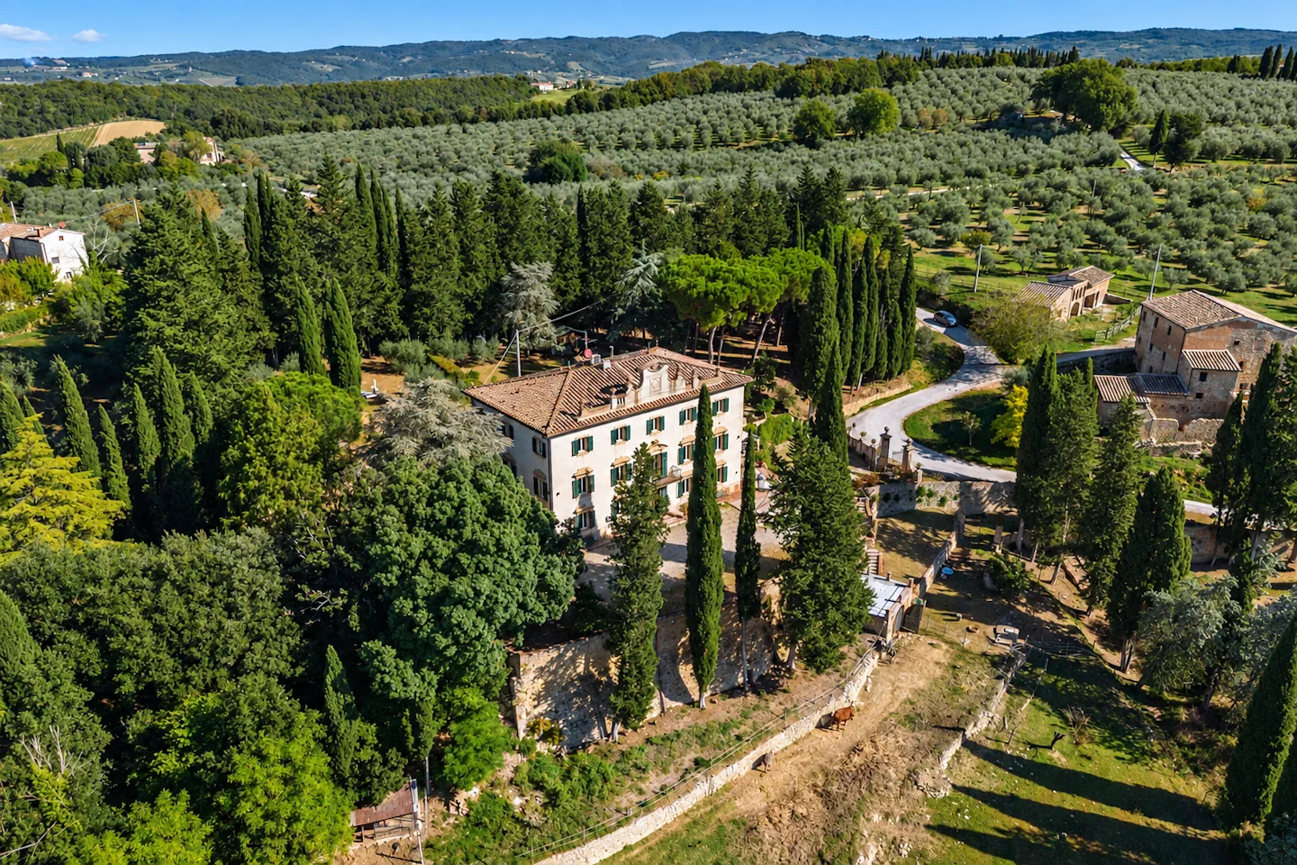 Aerial view of Villa Vianci in the Tuscan countryside