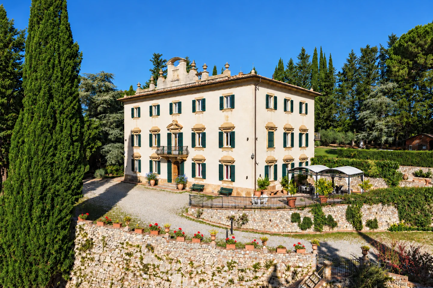 Historic facade of Villa Vianci in the Tuscan countryside