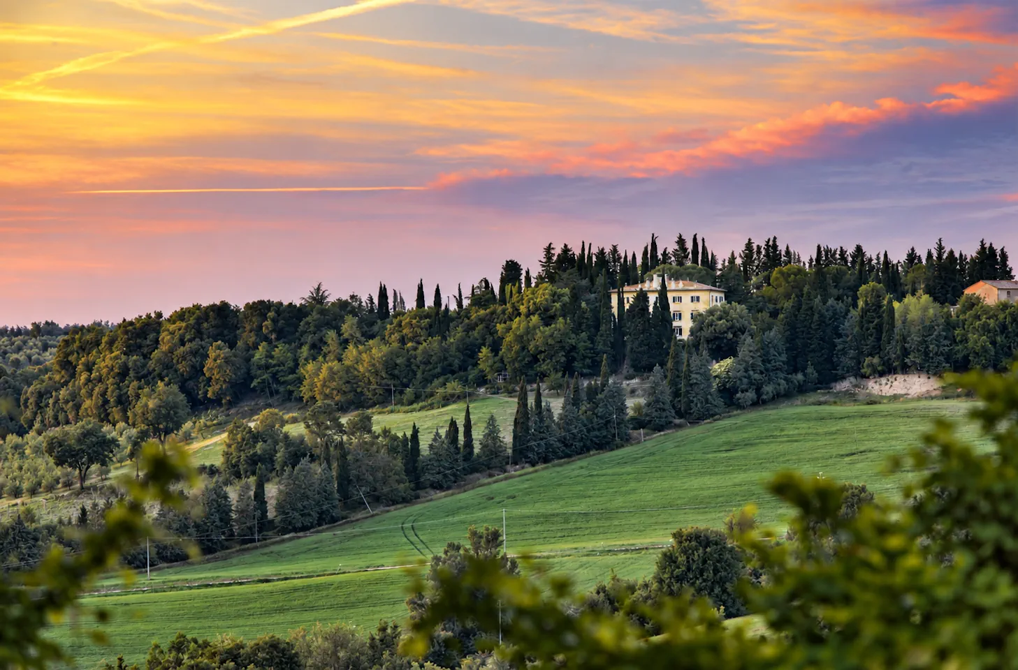 Villa Vianci at sunset in the Tuscan countryside